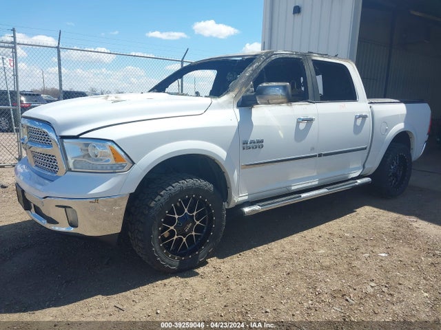RAM 1500 Laramie  4x4 5'7 Box 2018 1C6RR7NT3JS137603 Image 2