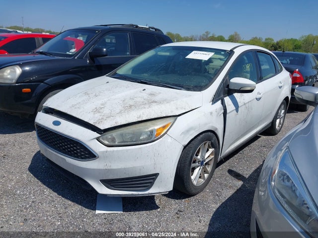 Ford FOCUS SE 2015 1FADP3F25FL215345 Image 2