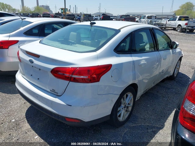 Ford FOCUS SE 2015 1FADP3F25FL215345 Image 4