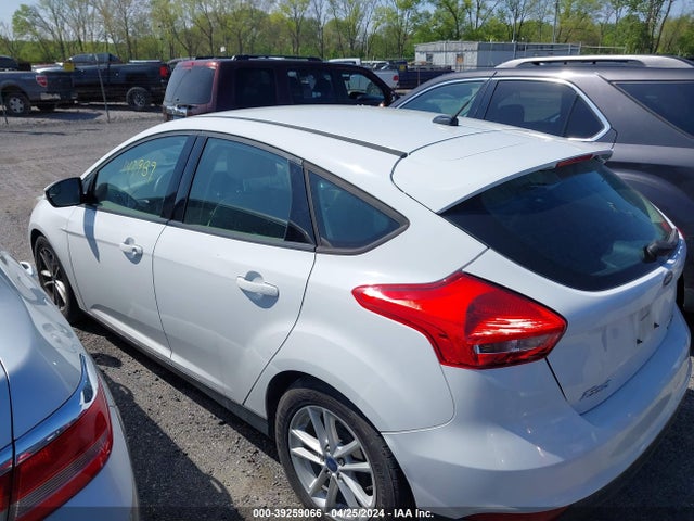 Ford FOCUS SE 2016 1FADP3K25GL400079 Image 3