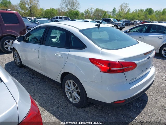 Ford FOCUS SE 2016 1FADP3F26GL352778 Image 3