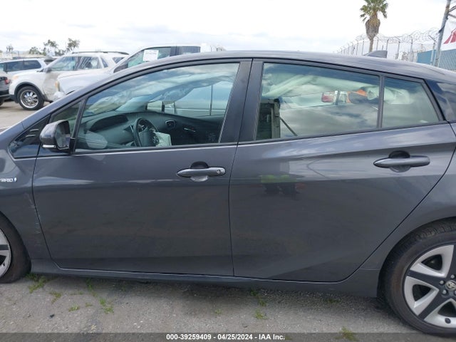 Toyota Prius Four Touring 2016 JTDKARFU7G3512559 Image 14