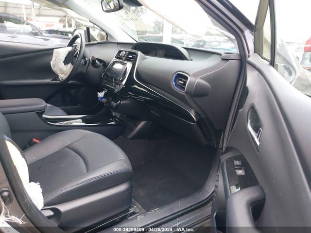Toyota Prius Four Touring 2016 JTDKARFU7G3512559 Image 5