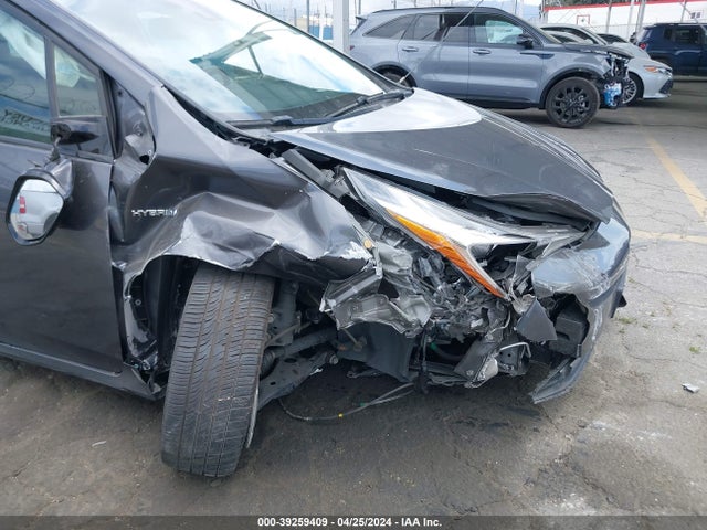 Toyota Prius Four Touring 2016 JTDKARFU7G3512559 Image 6