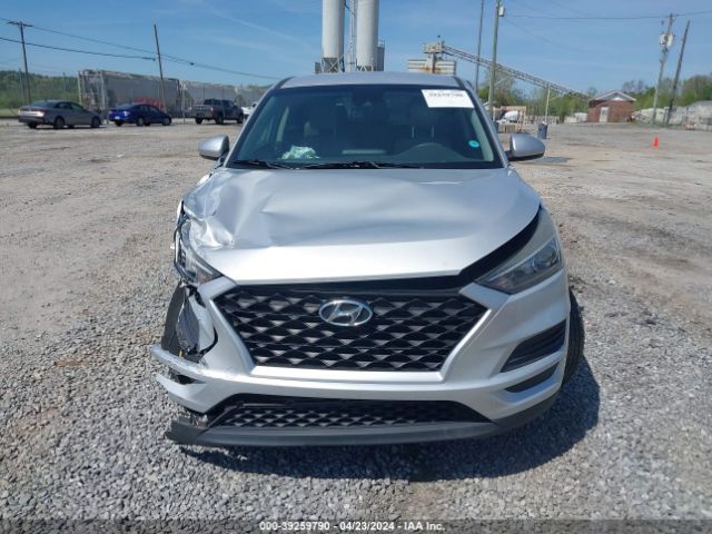 KM8J23A4XKU880648 Hyundai TUCSON SE
