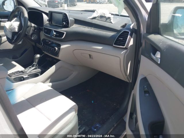 KM8J23A4XKU880648 Hyundai TUCSON SE