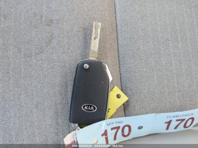 KNDJ23AU8L7083996 KIA SOUL S