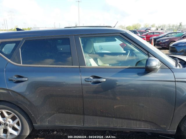 KNDJ23AU8L7083996 KIA SOUL S