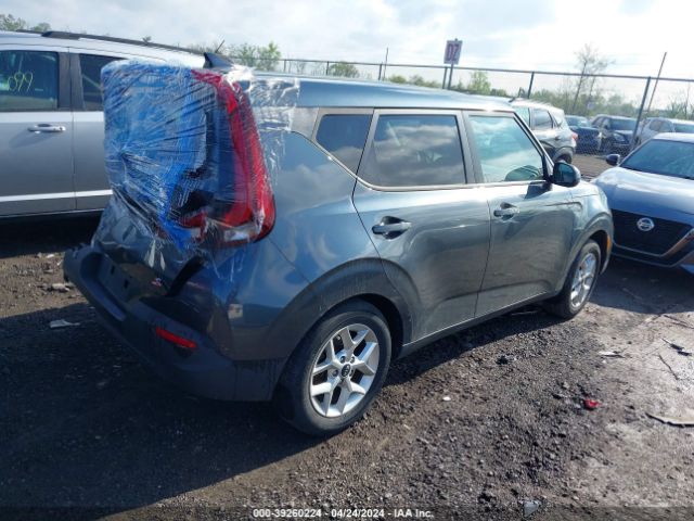 KNDJ23AU8L7083996 KIA SOUL S