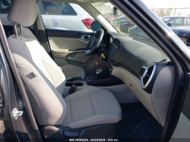 KNDJ23AU8L7083996 KIA SOUL S