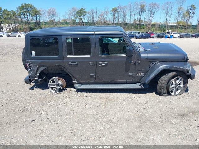 1C4HJXEG9JW325601 Jeep Wrangler Unlimited Sahara 4x4