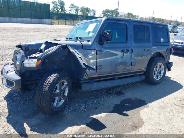 1C4HJXEG9JW325601 Jeep Wrangler Unlimited Sahara 4x4