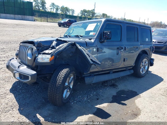 1C4HJXEG9JW325601 Jeep Wrangler Unlimited Sahara 4x4