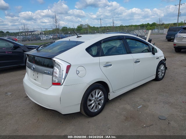 Toyota PRIUS PLUG-IN 2014 JTDKN3DP2E3050147 Image 4