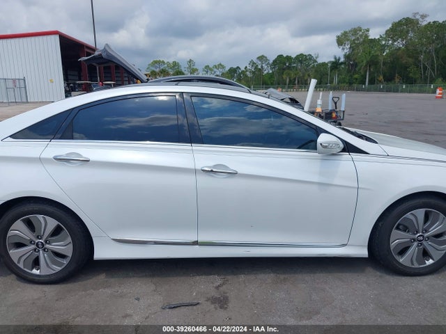Hyundai Sonata Hybrid Limited 2015 KMHEC4A45FA132952 Image 16