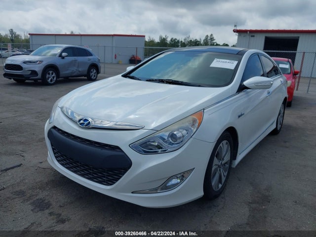 Hyundai Sonata Hybrid Limited 2015 KMHEC4A45FA132952 Image 2