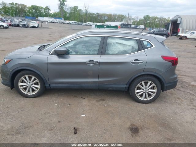 JN1BJ1CR0JW252855 Nissan Rogue Sport Sv