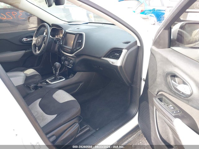 1C4PJLCS5EW139152 Jeep Cherokee Latitude