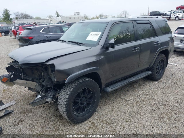 Toyota 4RUNNER SR5 2015 JTEZU5JR5F5094924 Image 2