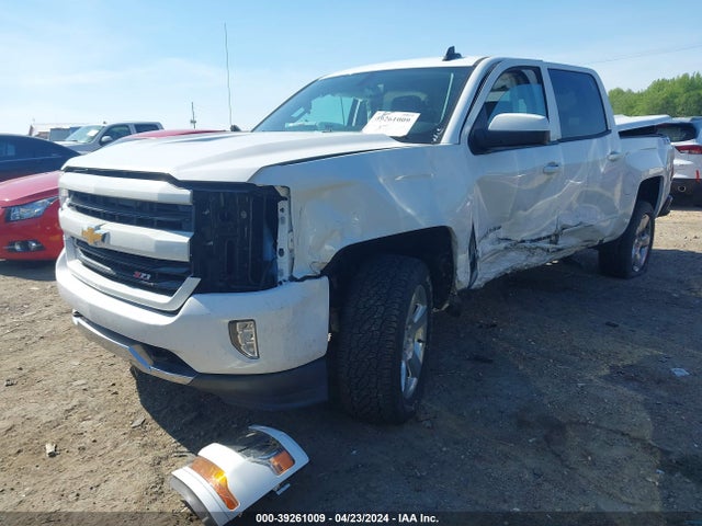 Chevrolet Silverado 1500 2lt 2018 3GCUKREC5JG395759 Image 2