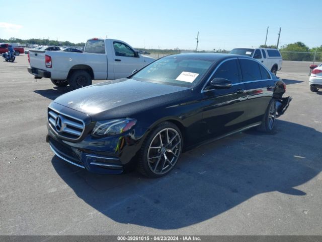 Mercedes-Benz E 300 2018 WDDZF4JBXJA300594 Image 2