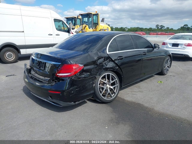 Mercedes-Benz E 300 2018 WDDZF4JBXJA300594 Image 4