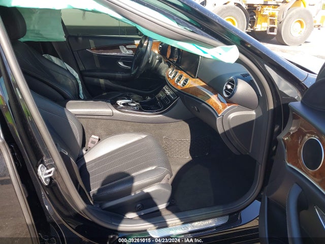 Mercedes-Benz E 300 2018 WDDZF4JBXJA300594 Image 5