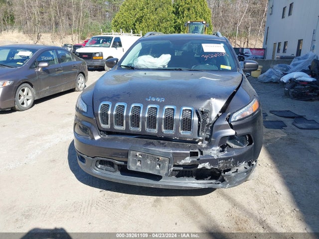 1C4PJMCB5HW575302 Jeep Cherokee Latitude 4x4