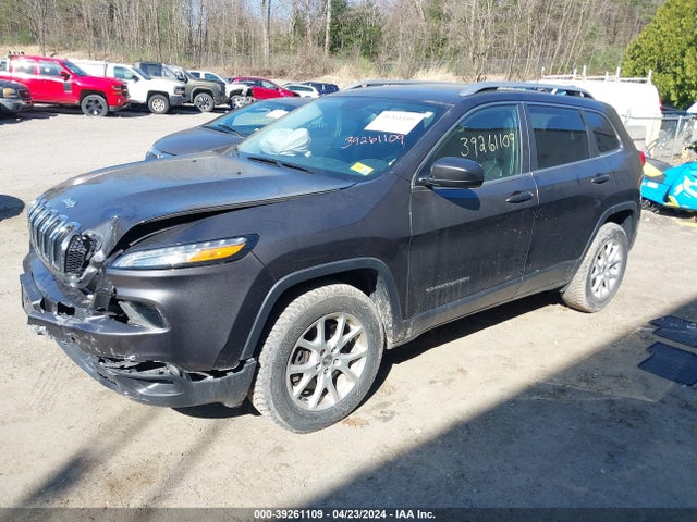 1C4PJMCB5HW575302 Jeep Cherokee Latitude 4x4