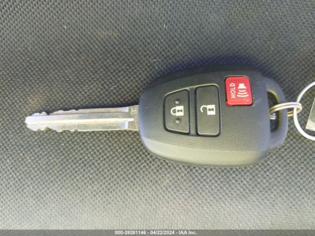 JTMBFREV6JJ178765 Toyota RAV4 LE