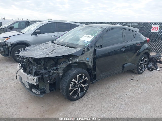 Toyota C-HR XLE 2021 JTNKHMBX2M1099757 Image 2