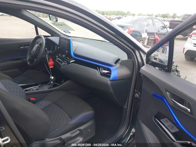 Toyota C-HR XLE 2021 JTNKHMBX2M1099757 Image 5