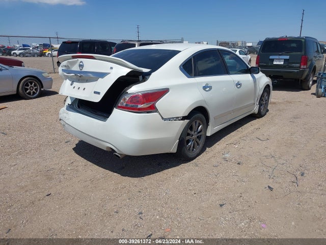 Nissan Altima 2.5 S 2015 1N4AL3AP2FC588666 Image 4