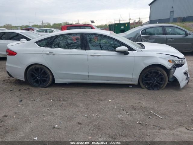 3FA6P0HD3KR130313 Ford FUSION SE