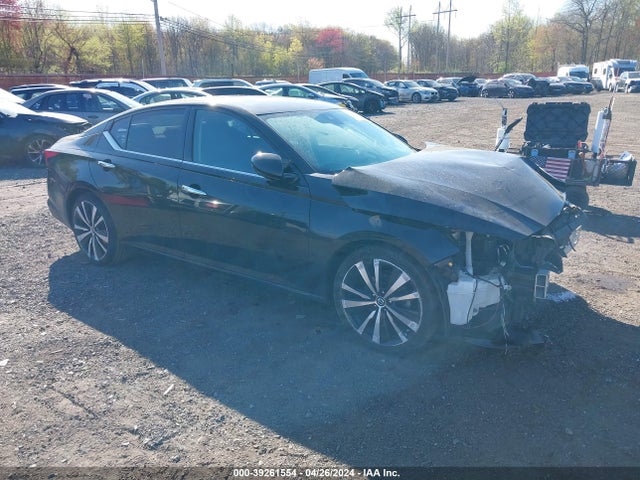 2019 1N4BL4FV3KC107190 main image