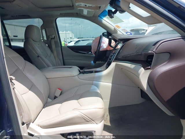 1GYS4CKJ8HR180673 Cadillac Escalade Premium Luxury
