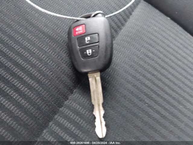 2T3ZFREV4HW372883 Toyota RAV4 LE