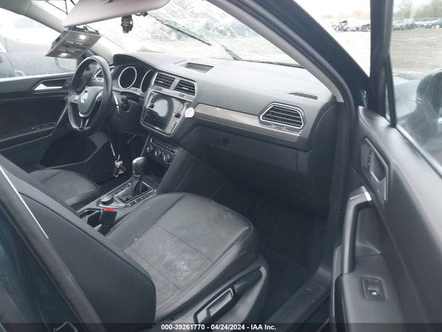 3VV2B7AX1KM157562 Volkswagen Tiguan 2.0t Se/2.0t Sel/2.0t Sel R-line/2.0t Sel R-line Black