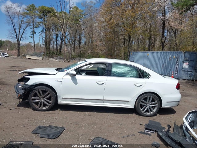 1VWDT7A35HC073799 Volkswagen Passat 1.8t R-line