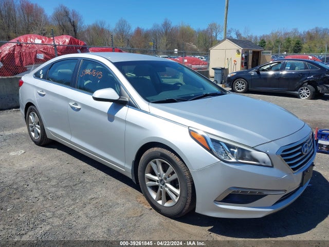 Hyundai SONATA SE 2015 5NPE24AF5FH138302 Image 1
