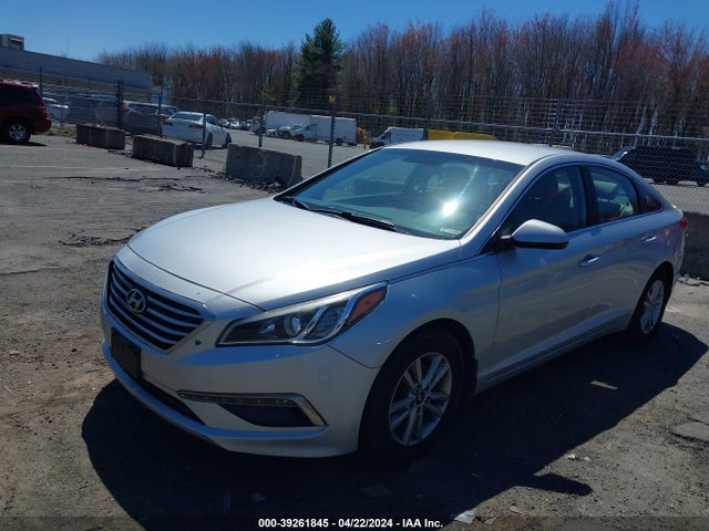 Hyundai SONATA SE 2015 5NPE24AF5FH138302 Image 2