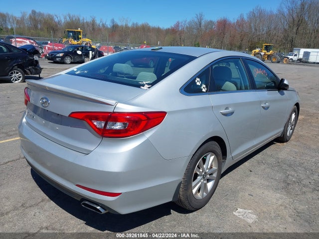 Hyundai SONATA SE 2015 5NPE24AF5FH138302 Image 4