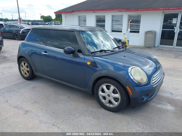 2009 MINI COOPER WMWMF33579TW77354 Photo 0