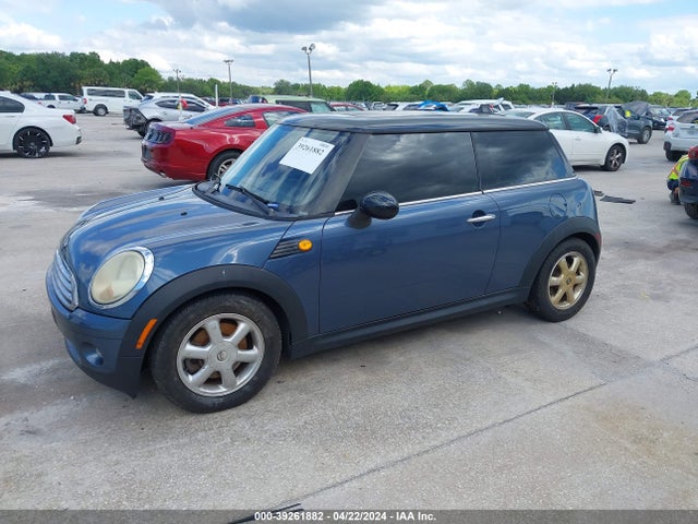 2009 MINI COOPER WMWMF33579TW77354 Photo 1