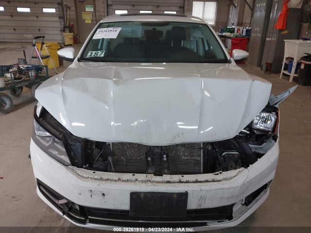 1VWBT7A33HC044518 Volkswagen Passat 1.8t Se