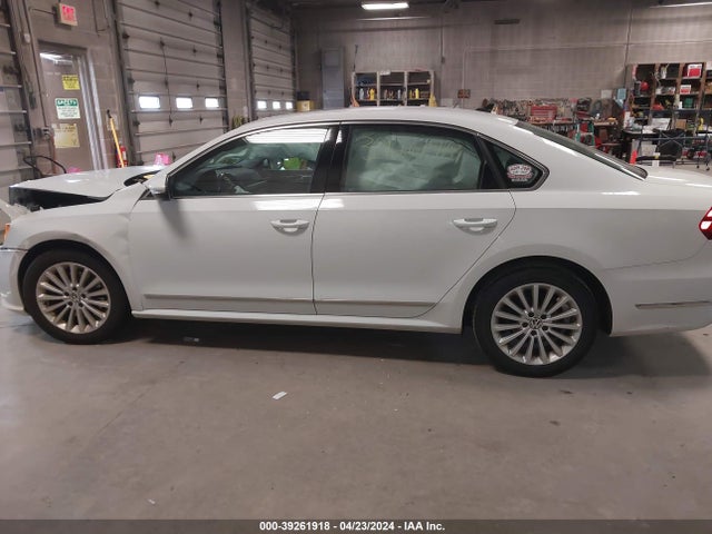 1VWBT7A33HC044518 Volkswagen Passat 1.8t Se