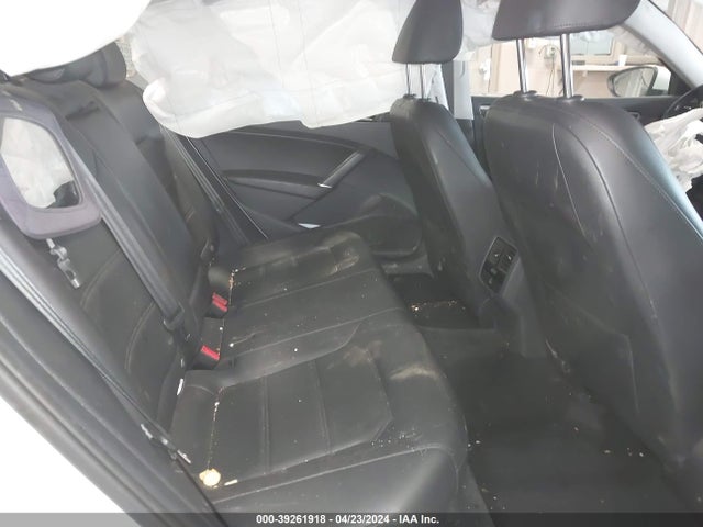 1VWBT7A33HC044518 Volkswagen Passat 1.8t Se