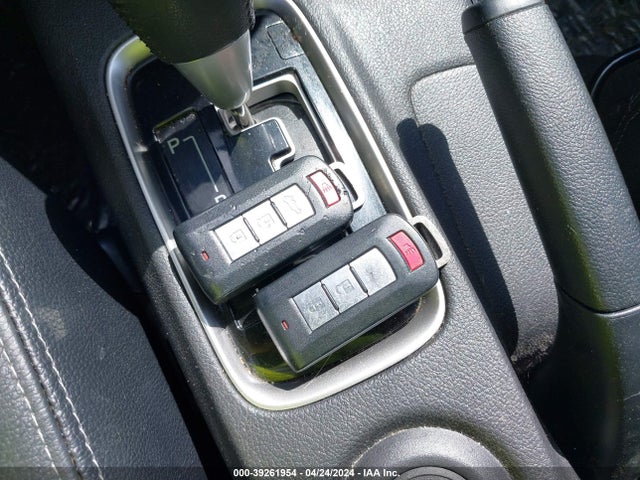 JA4AD3A38EZ008802 Mitsubishi Outlander Se