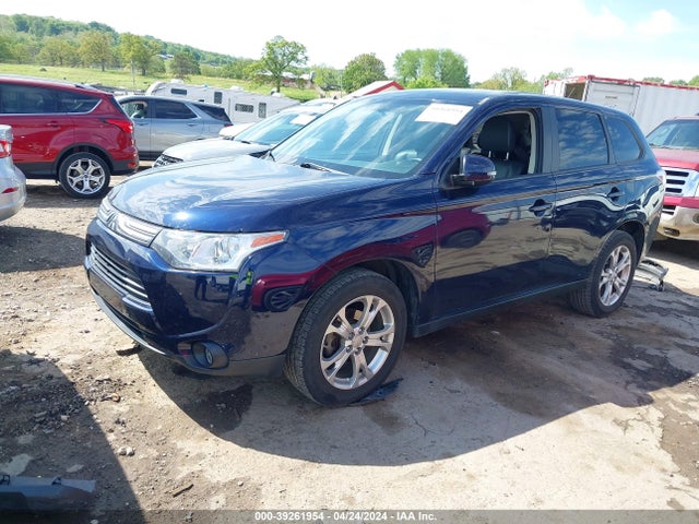 JA4AD3A38EZ008802 Mitsubishi Outlander Se
