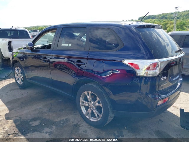 JA4AD3A38EZ008802 Mitsubishi Outlander Se